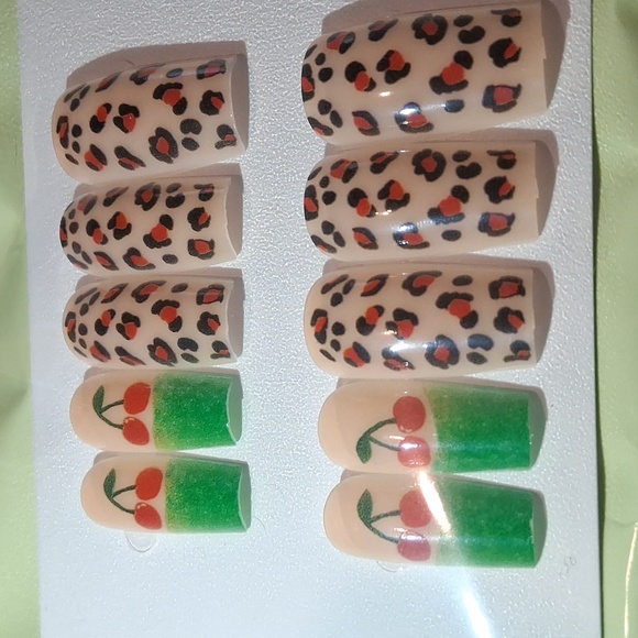 *Limited Edition* Cute Press On Nails - Picture 2 of 2